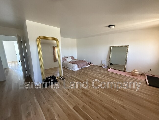 Building Photo - 1736 Sanders Dr