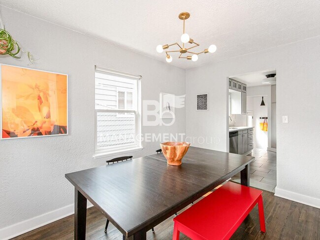 Building Photo - Light & Bright Modern Daylight Ranch Loaded with Updates! Walking Distance to Kennedy School!!!!