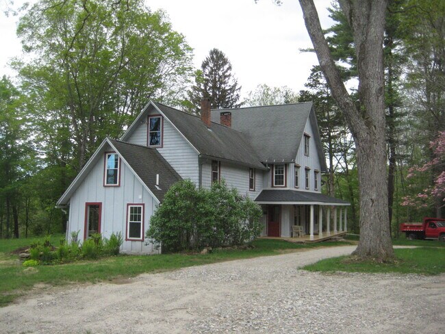 Building Photo - 236 Station Rd