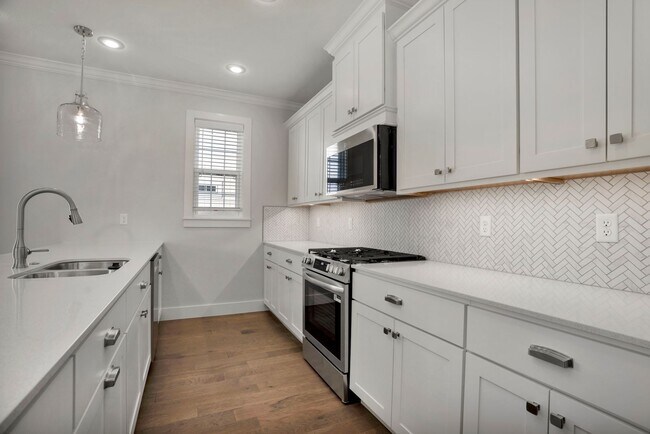 Building Photo - Beautiful 4 Bed 4.5 Bath New construction Home off of Rupple!! Pre-Leasing for Summer!