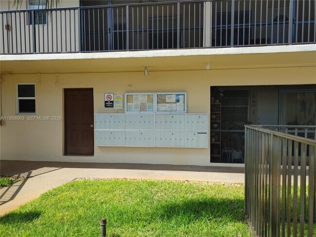 Building Photo - 421 NE 1st St