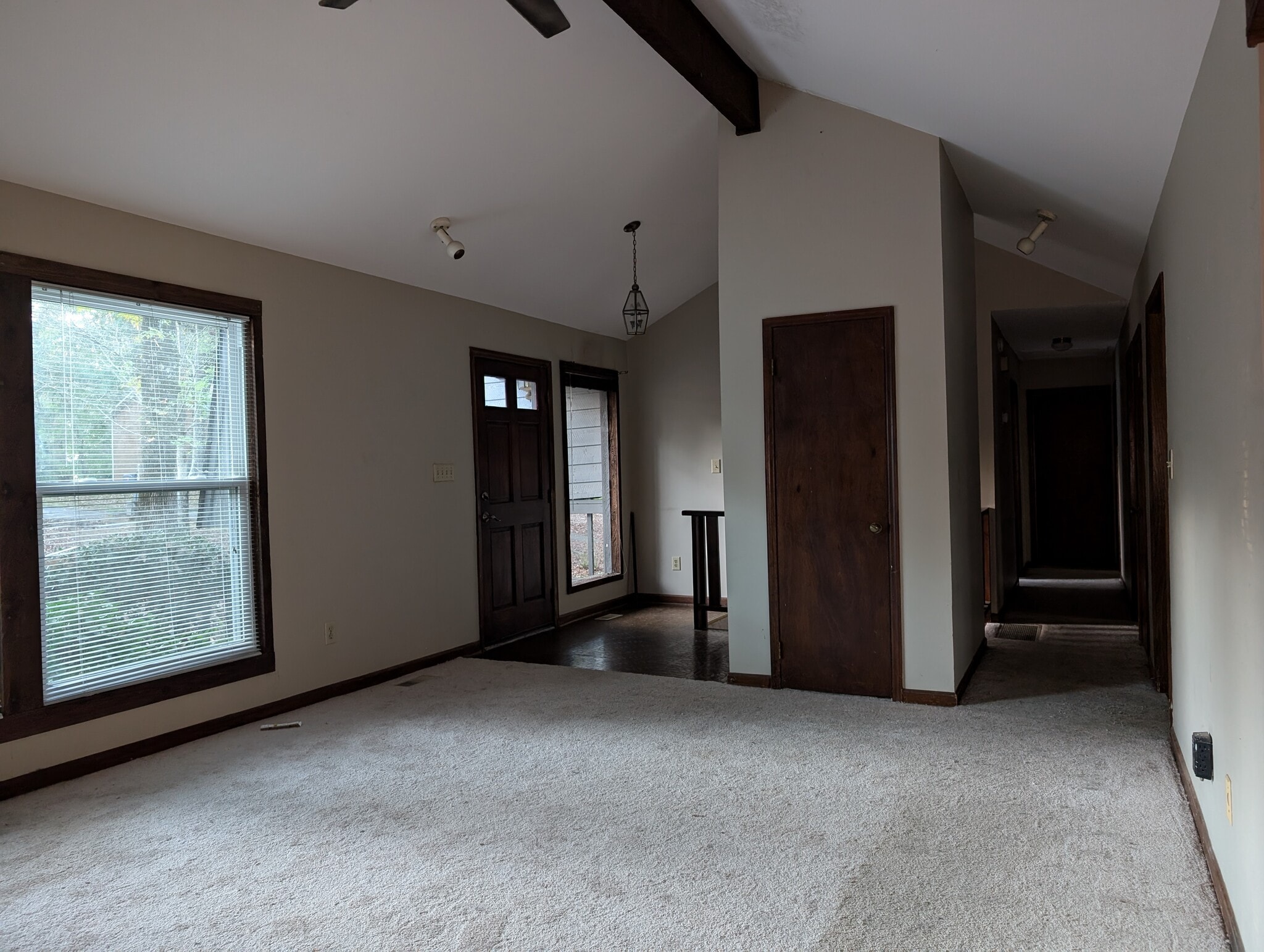 Cathedral ceiling front room, front door view - 2456 Burgundy Dr