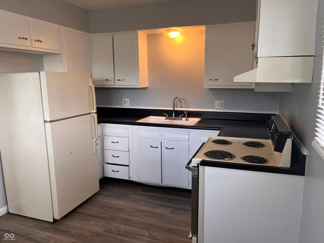 Building Photo - 6262 Eastridge Dr