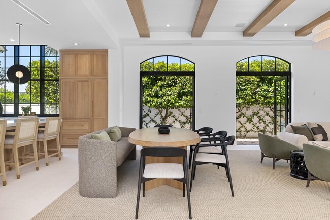 Building Photo - 734 S Ocean Blvd