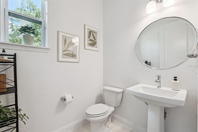 Building Photo - 534 Wishbone Ln