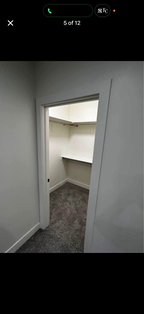 Building Photo - 667 E Mount Peale Dr