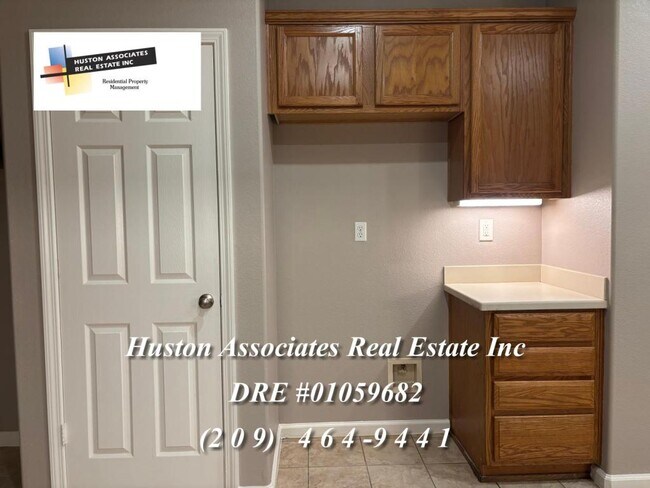 Building Photo - 1933 Cielito Dr