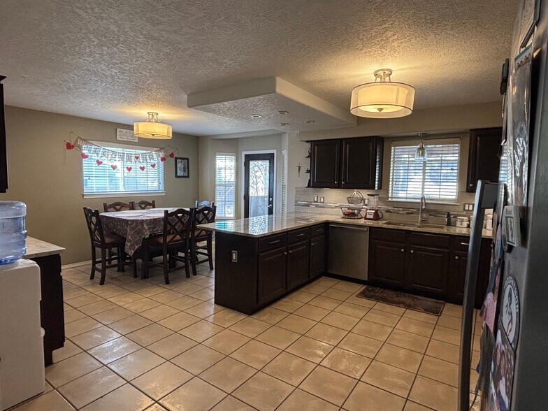 Building Photo - 8105 Wellsburg Ct NW