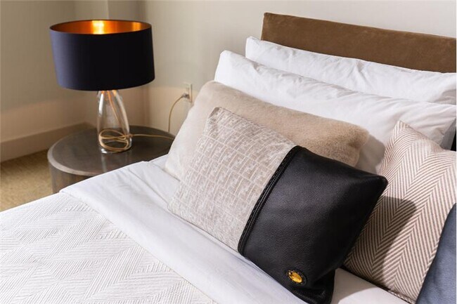 Building Photo - 1401 McKinney St