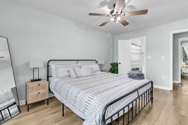 Building Photo - 6247 Lucille Dr