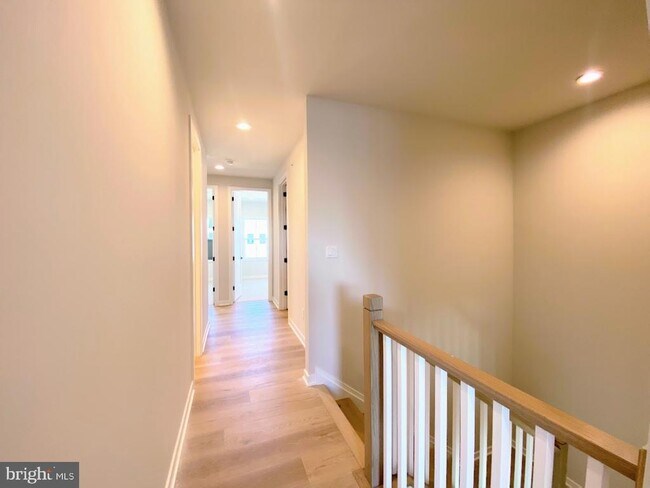 Building Photo - 408 HARTNUP St