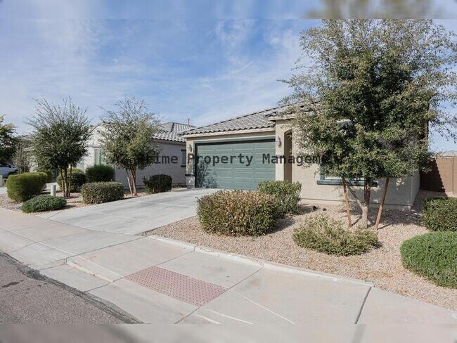 Building Photo - 43606 Juniper Ave