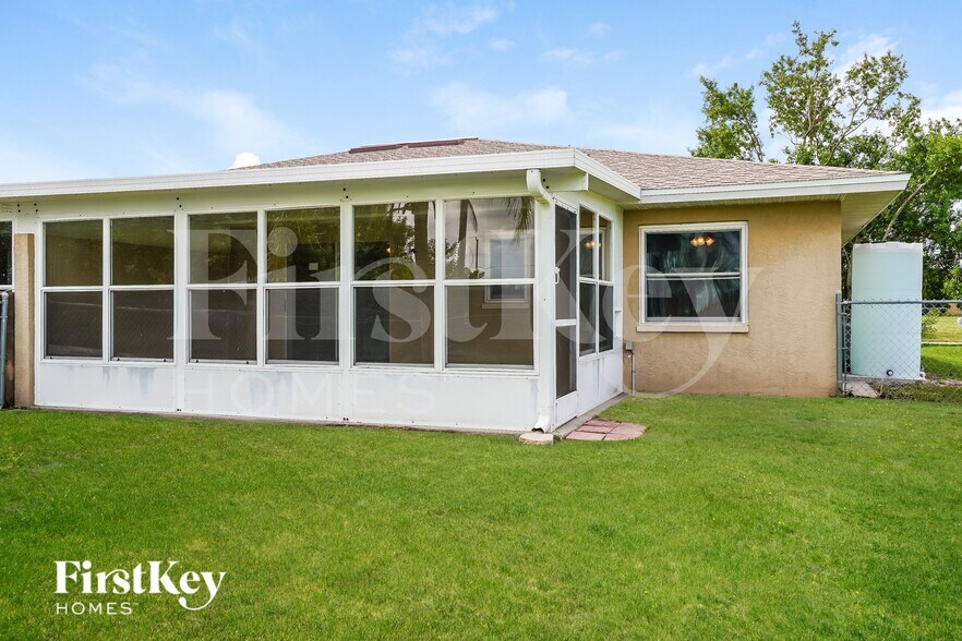 Building Photo - 2721 NW 7th Terrace