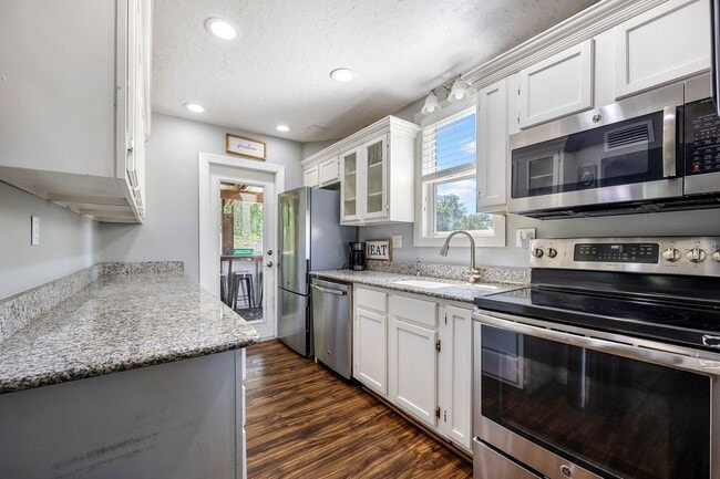 Building Photo - 1425 E Crisafulli Rd