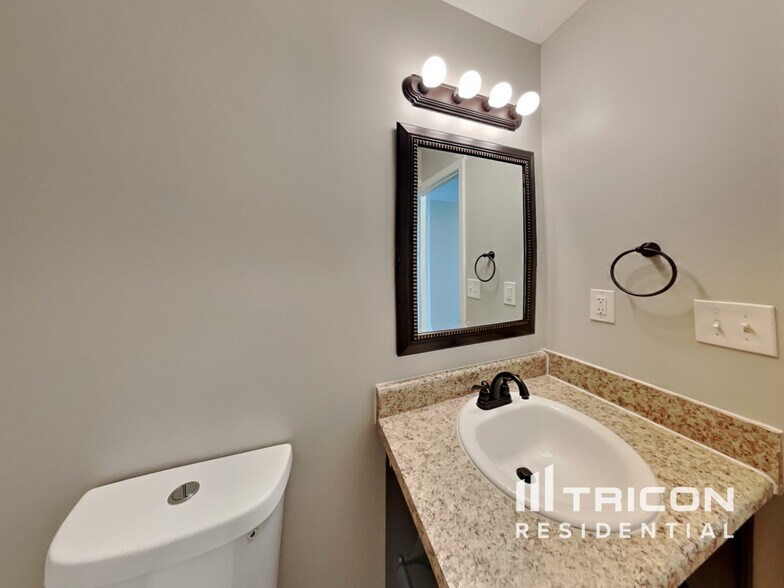 Building Photo - 980 Culverson Ct
