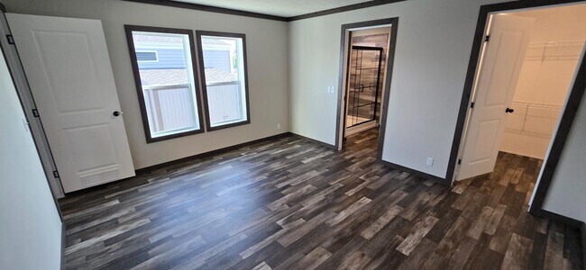 Building Photo - 605 Gallop Ct