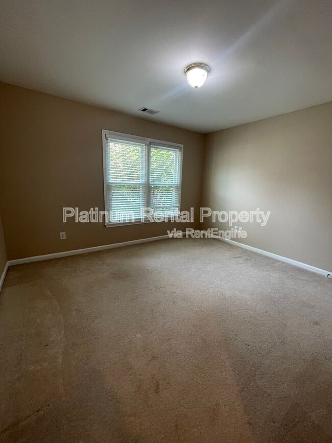 Building Photo - 4916 Durley Ln SE