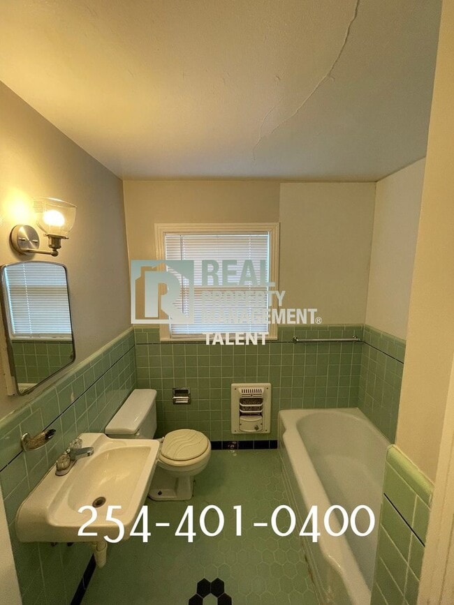 Building Photo - PRICE IMPROVEMENT!!! 2-Bedroom, 1-Bathroom...