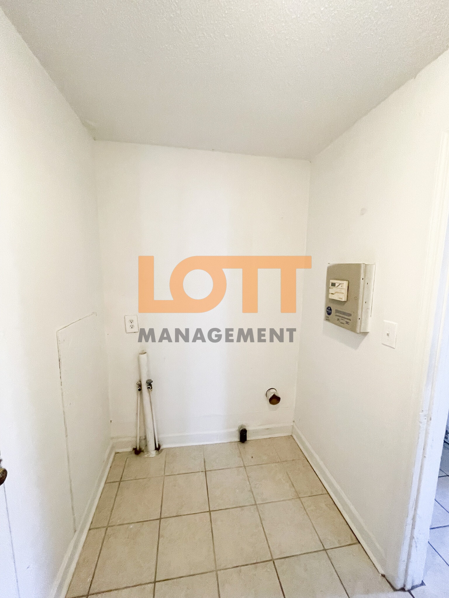 Building Photo - 27 Pendleton Rd