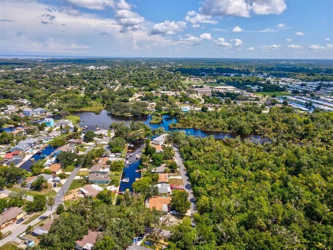 Building Photo - 5425 Waters Edge Dr