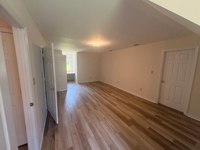 Building Photo - BOGART HOME | 4BD 3.5B