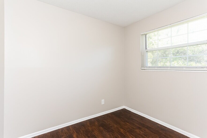 Building Photo - 6529 Hugh Ct