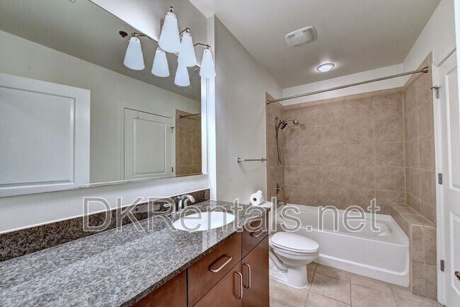 Building Photo - 44 Peachtree Pl NE