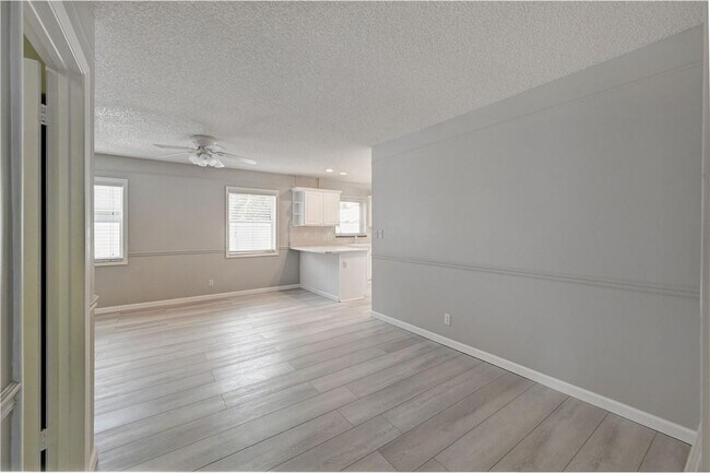 Building Photo - 7743 W Country Club Blvd