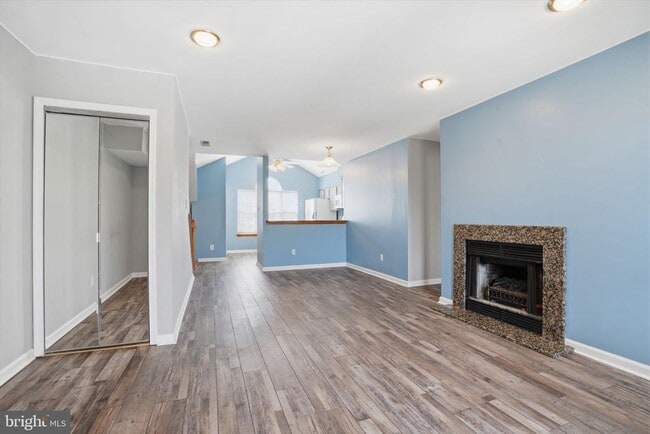 Building Photo - 496 Revere Dr