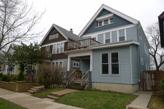 Building Photo - 3126 N Fratney St