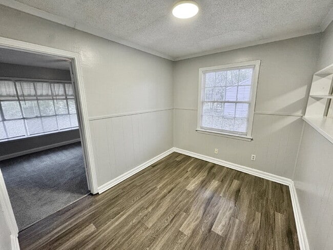 Building Photo - 4130 Pikes Peak Ave