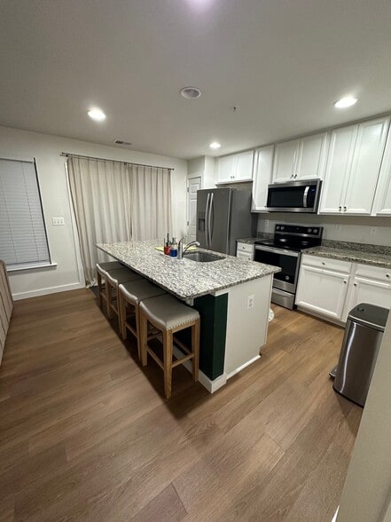 Building Photo - 135 Intrepid Ln