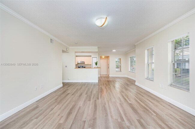 Building Photo - 2482 Centergate Dr