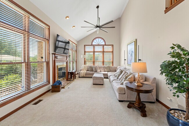 Building Photo - 707 Republic Ct