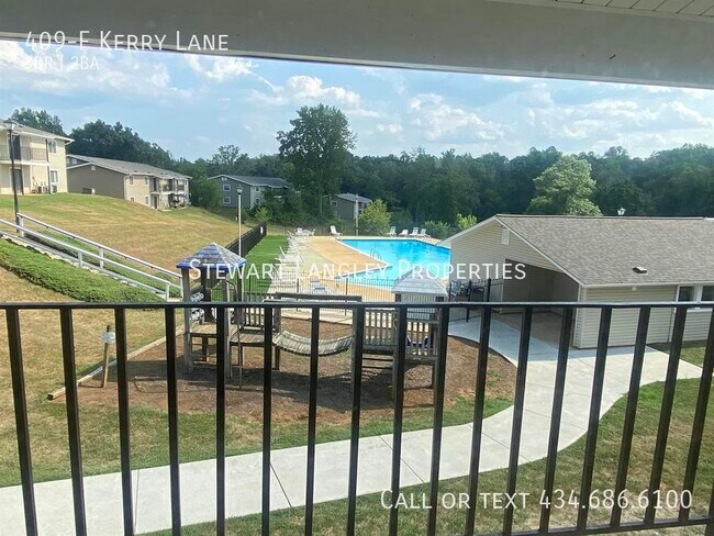 Building Photo - 409 Kerry Ln