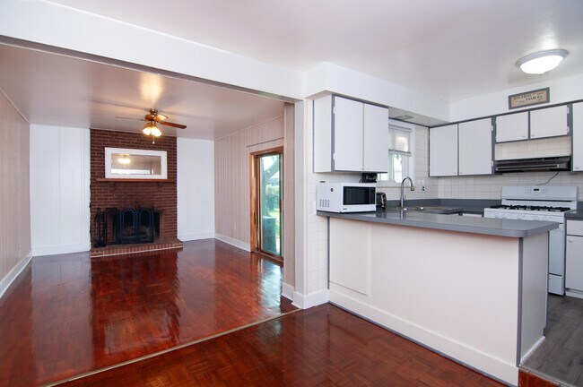 Building Photo - 8807 Tavistock Dr
