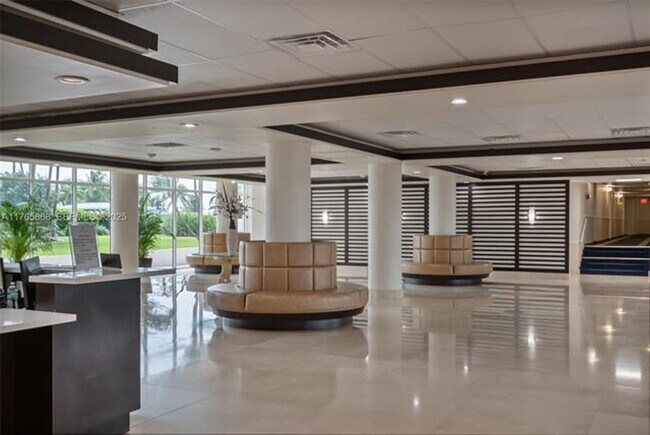 Building Photo - 5005 Collins Ave