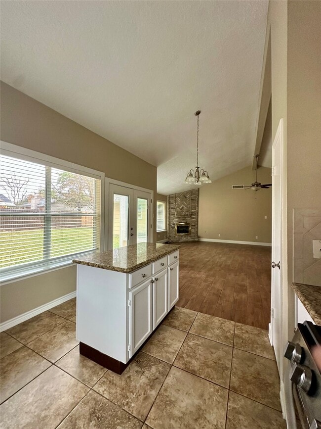 Building Photo - 1111 E Brompton Dr