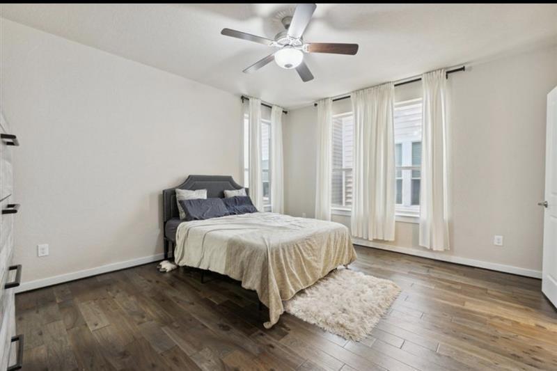 master bedroom - 3839 Harry Wurzbach Rd