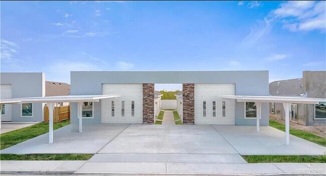 Primary Photo - 5705 Notre Dame Ave
