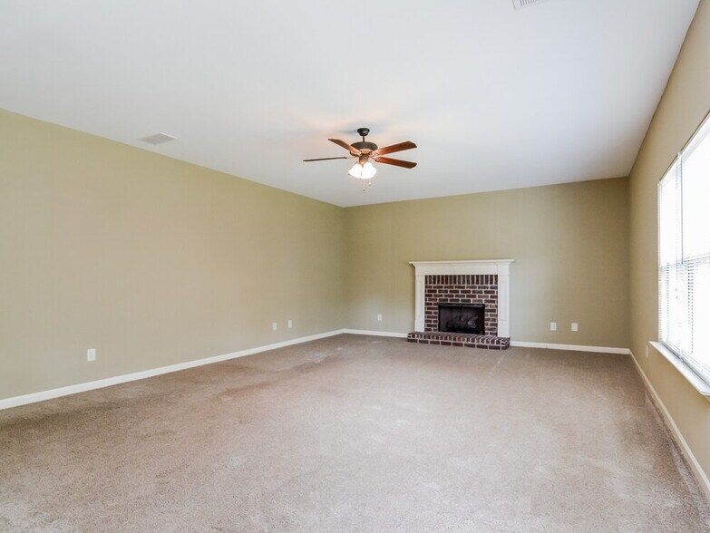 Building Photo - 770 Helm Ln NW