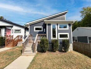 Building Photo - 2 Bed/1 Bath Home with Fenced Yard / Available Now!