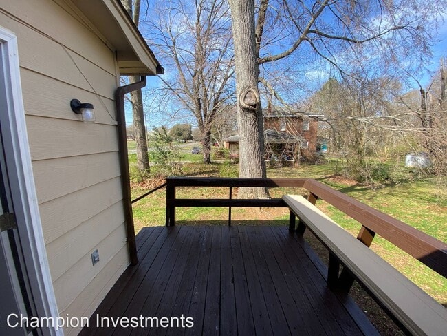 Building Photo - 2 br, 1 bath House - 846 Warren St. c 7 C-7