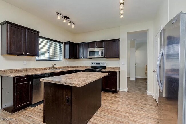 Building Photo - 7423 S 27th Way