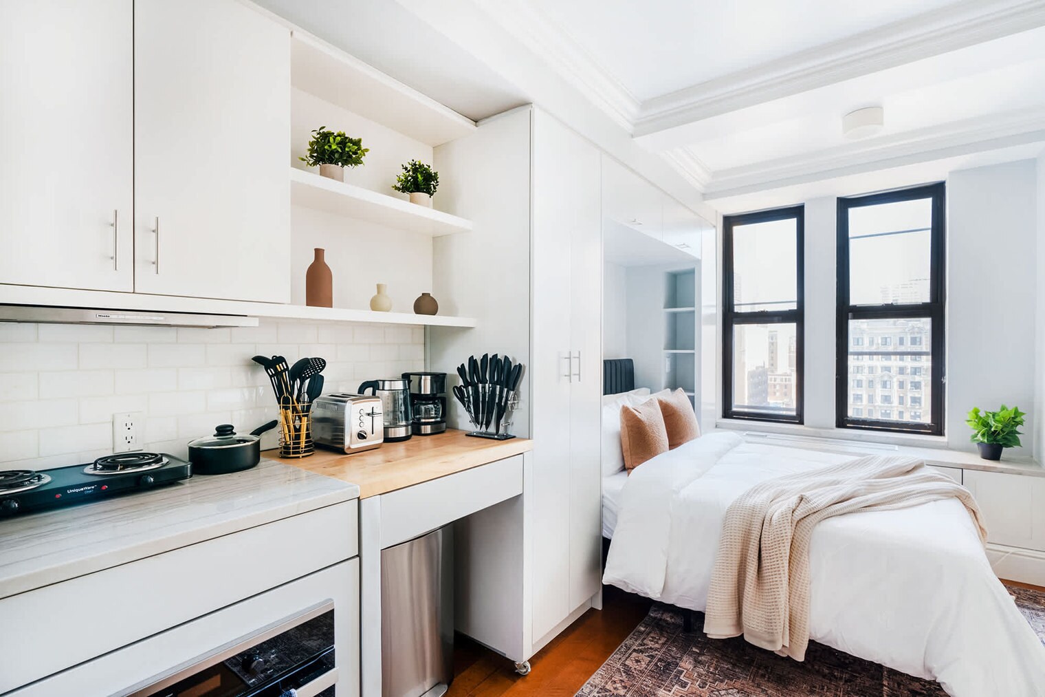 Building Photo - 240 W 73rd St