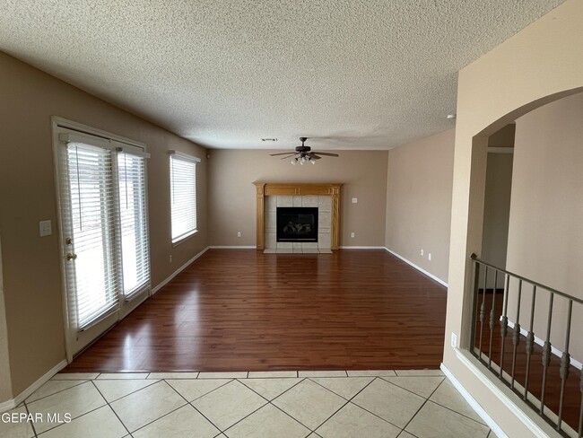 Building Photo - 452 Emerald Pass Ave