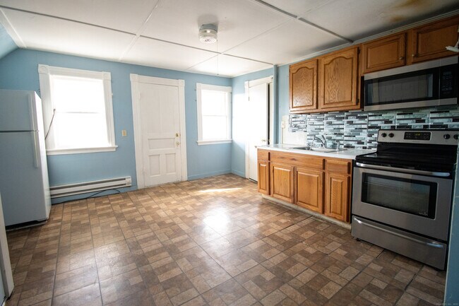 Building Photo - 175 Chestnut Ave