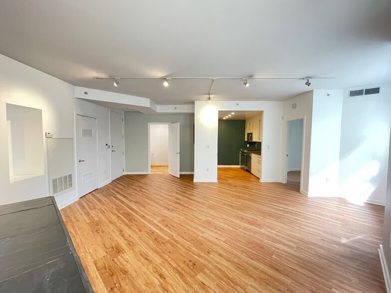 Building Photo - 1300 13th St NW