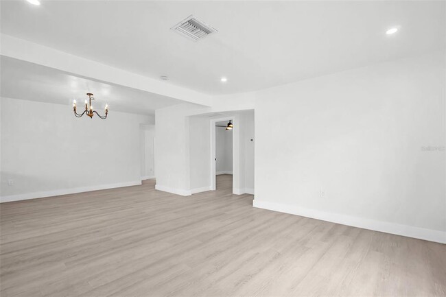 Building Photo - 4000 Grove St S