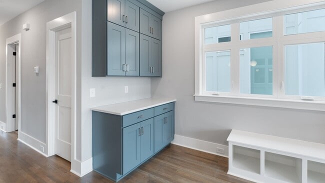 Building Photo - Nashville. Spotless & never been lived in 4BR/4.5BA home + separate office